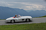 Mercedes Benz 300 SL Roadster (1957) - in der Klasse Sportwagen am Start beim Gaisbergrennen 2014 (© Bruno von Rotz, 2014) Mercedes Benz 300 SL Roadster (1957) - in der Klasse Sportwagen am Start beim Gaisbergrennen 2014 (© Bruno von Rotz, 2014)