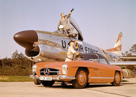 Mercedes-Benz 300 SL Roadster (1957) - zu sehen am Mercedes-Benz-Stand auf der Retro Classics 2016 in Stuttgart (1957)