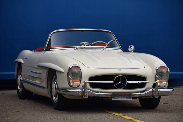 Bild: Mercedes-Benz 300 SL Roadster (1958) - als Lot 143 an der Versteigerung der Oldtimer Galerie in Gstaad am 29. Dezember 2017