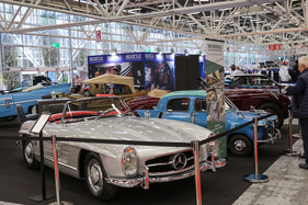 Mercedes-Benz 300 SL Roadster (1958) - natürlich darf auch ein solches Exemplar nicht fehlen, angeboten für EUR 1,185 Millionen - 42. Auto e Moto d'Epoca 2025