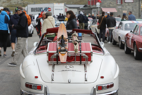 Bild: Mercedes-Benz 300 SL Roadster (1960) - Bernina Gran Turismo 2023