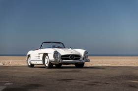 Mercedes-Benz 300 SL Roadster (1960) - offered as lot 65 at the RM/Sotheby's Icons of Excellence & Haute Luxury auction 2021