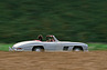 Mercedes-Benz 300 SL Roadster (1960) - für eine solche Ausfahrt würde mancher heute vieles tun (© Daniel Reinhard, 1989) Mercedes-Benz 300 SL Roadster (1960) - für eine solche Ausfahrt würde mancher heute vieles tun (© Daniel Reinhard, 1989)