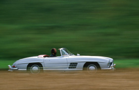 Mercedes-Benz 300 SL Roadster (1960) - in schneller Fahrt