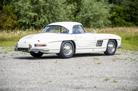 Mercedes-Benz 300 SL Roadster (1961) - as lot 105 at the RM/Sotheby's St. Moritz auction on September 17, 2021