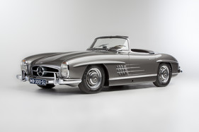 Mercedes-Benz 300 SL Roadster (1961) - als Lot 144 angeboten an der Bonhams Mercedes-Benz-Versteigerung in Stuttgart am 19. März 2016