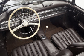 Mercedes-Benz 300 SL Roadster (1961) - als Lot 144 angeboten an der Bonhams Mercedes-Benz-Versteigerung in Stuttgart am 19. März 2016