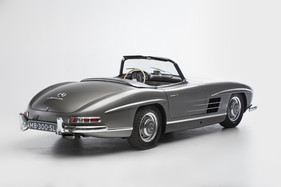Mercedes-Benz 300 SL Roadster (1961) - als Lot 144 angeboten an der Bonhams Mercedes-Benz-Versteigerung in Stuttgart am 19. März 2016