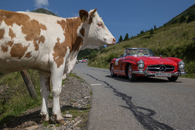 Mercedes-Benz 300 SL Roadster (1961) - mit Startnummer 111 an der Ennstal-Classic 2017