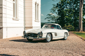 Mercedes-Benz 300 SL Roadster (1963) - as lot 225 at the RM/Sotheby's Monterey auction on August 19, 2022