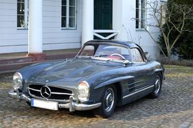 Mercedes-Benz 300 SL Roadster Hardtop (1957) - angeboten als Lot 137 an der Bonhams Mercedes-Benz-Versteigerung in Stuttgart 2015 (1957)