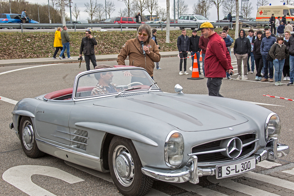 Mercedes-Benz 300 SL Roadster – Retro Saisonauftakt 2025