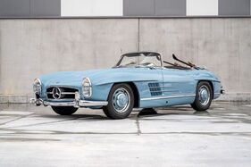 Mercedes-Benz 300 SL Roadster mit hard-top (1962) - als Lot 061 angeboten an der Artcurial Rétromobile Paris Versteigerung am 2. Februar 2024