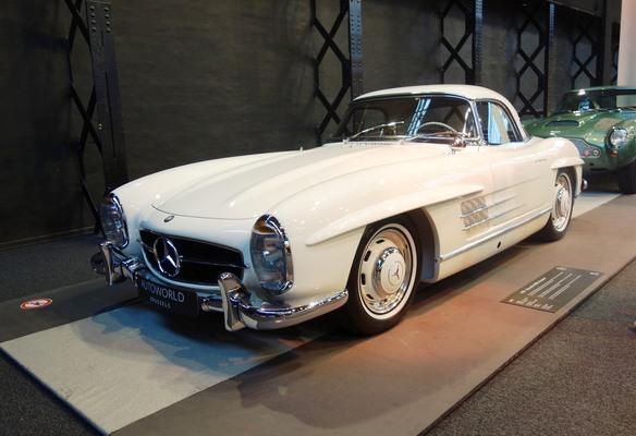 Mercedes-Benz 300 SL Roadster von 1959 - Sonderschau Supercars 2 in der Autoworld Brüssel 2022/2023