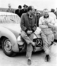 Mercedes Benz 300 SL (W194) von 1952 - Das Siegerteam - Karl Kling und Hans Klenk mit Mercedes-Benz Typ 300 SL nach dem legendären Unfall mit dem Geier