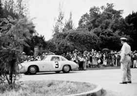 Mercedes Benz 300 SL (W194) von 1952 - Hermann Lang und Erwin Grupp auf Mercedes-Benz Typ 300 SL (Startnummer 3) belegten den 2.Platz