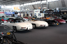 Mercedes Benz 300 SL am laufenden Band - Retro Classics Stuttgart 2014