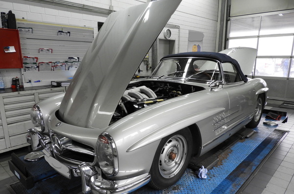 Image: Mercedes-Benz 300 SL under investigation