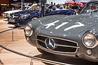 Mercedes-Benz 300 SL - deutlich nostalgischere Nase beim Flügeltürer - auf dem Genfer Automobilsalon 2015