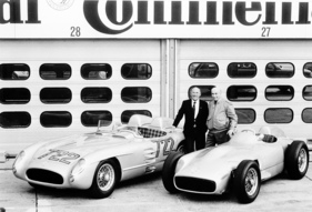 Mercedes Benz 300 SLR (1954) - Juan Manuel Fangio und Stirling Moss mit den Rennwagen W 196 R und W 196 S