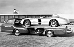 Mercedes-Benz 300 SLR (1955) - aufgeladen auf den schnellen Renntransporter "Das blaue Wunder"