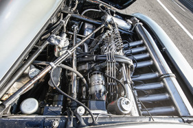 Mercedes-Benz 300 SLR (1955) - das Benzin wird über eine Einspritzung in die Zylinder verteilt