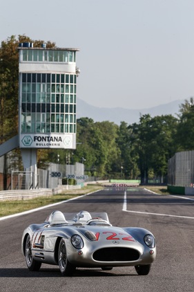 Mercedes-Benz 300 SLR (1955) - für die Nachteinsätze verfügte der 300 SLR über starke Leuchten