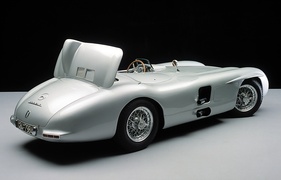 Mercedes-Benz 300 SLR (1955) - gut sichtbar, die Luftbremse für Le Mans