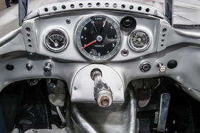 Mercedes-Benz 300 SLR (1955) - rudminentäre Instrumentierung