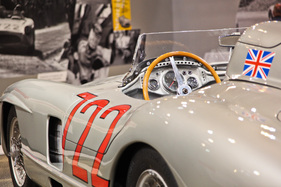 Mercedes-Benz 300 SLR (1955) - so sah der Arbeitsplatz von Sir Stirilng Moss an der Mille Miglia 1955 aus