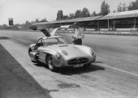 Mercedes-Benz 300 SLR (1956) - bei Messfahrten in Monza