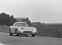 6. August 1955, Training zum Grossen Preis von Schweden. Im Rennen am Tag darauf werden Fangio und Moss die offenen 300 SLR einsetzen.