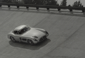 Nach den Tests in Schweden ging es weiter nach Monza. Insgesamt 540 Kilometer fuhr 007/55 auf dem Hochgeschwindigkeitskurs in Italien.