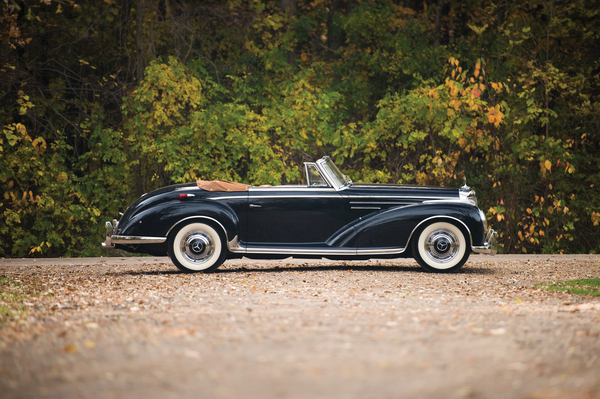 Mercedes-Benz 300 Sc Roadster (1956) - als Lot 220 angeboten an der RM/Sotheby's Versteigerung "Driven by Disruption" in New York am 10. Dezember 2015