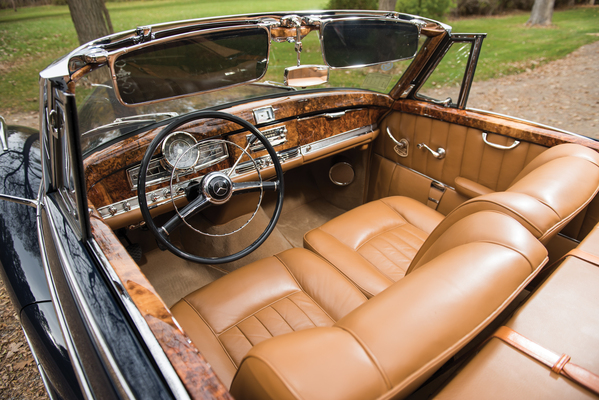 Mercedes-Benz 300 Sc Roadster (1956) - als Lot 220 angeboten an der RM/Sotheby's Versteigerung "Driven by Disruption" in New York am 10. Dezember 2015