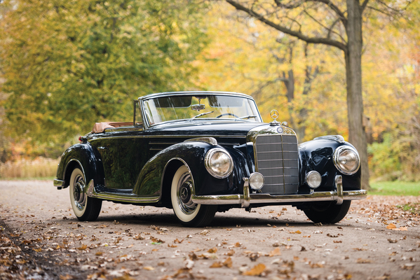 Mercedes-Benz 300 Sc Roadster (1956) - als Lot 220 angeboten an der RM/Sotheby's Versteigerung "Driven by Disruption" in New York am 10. Dezember 2015