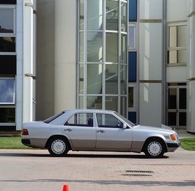 Mercedes-Benz 300 TD (1989) - als Diesel mit den Sacco-Brettern