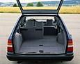 Mercedes-Benz 300 TE (1985) - assymmetrisch umklappbare Rückbank