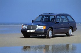 Mercedes-Benz 300 TE (1989) - nach der Modellpflege mit neuen Seitenverkleidungen