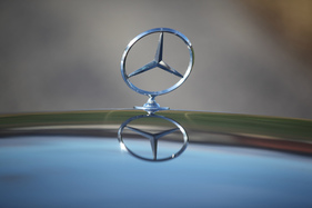 Mercedes-Benz 300 TE 4Matic (1987) - der Stern auf dem Bug dient als Peilhilfe