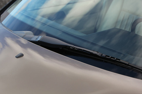 Mercedes-Benz 300 TE 4Matic (1987) - der berühmte Einarmscheibenwischer mit Hubfunktion