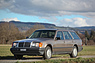 Mercedes-Benz 300 TE 4Matic (1987) - die frühen Modell vor der Modellpflege hatten grau-schwarze Stossfänger (© Bruno von Rotz, 2020) Mercedes-Benz 300 TE 4Matic (1987) - die frühen Modell vor der Modellpflege hatten grau-schwarze Stossfänger (© Bruno von Rotz, 2020)