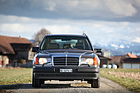 Mercedes-Benz 300 TE 4Matic (1987) - mit unterschiedlich grossen Rückspiegeln rechts und links