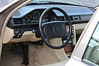 Mercedes-Benz 300 TE 4Matic (1987) - typischer Daimler-Arbeitsplatz