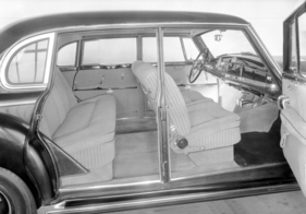 Mercedes-Benz 300 (internally "b", W 186). (1954) - Interior photo. Photo from the year 1954.