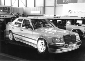 Mercedes-Benz 300E AMG (1985) - kaum auf dem Markt, schon optimiert - cw-Wert-Verbesserung auf 0,288 dank Schwellern und Spoilern von AMG - Genfer Automobilsalon 1985