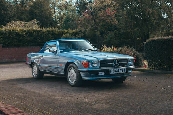Mercedes-Benz 300SL (R107) (1988) - als Lot 617 angeboten anlässlich Silverstone Auctions “NEC Classic Motor Show Sale" am 12. November 2022