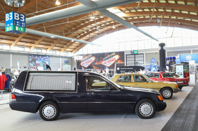 Mercedes-Benz 320 SEL (1992) - durch Rappold in Wülfrath zum Bestattungsfahrzeug umgebaut - Klassikwelt Bodensee 2023