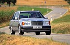 Bild: Mercedes-Benz 320 TE (1992) - dynamisch unterwegs