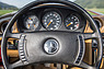 Mercedes-Benz 350 SL (1971) - Mercedes-Zeichen im Pralltopf des Vor-Airbag-Lenkrads (© Daniel Reinhard, 2016) Mercedes-Benz 350 SL (1971) - Mercedes-Zeichen im Pralltopf des Vor-Airbag-Lenkrads (© Daniel Reinhard, 2016)